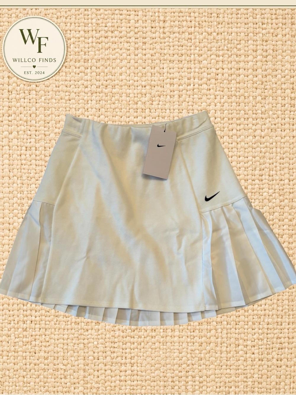 NWT Nike White Tennis Skirt with Pleated Panels Women’s XS